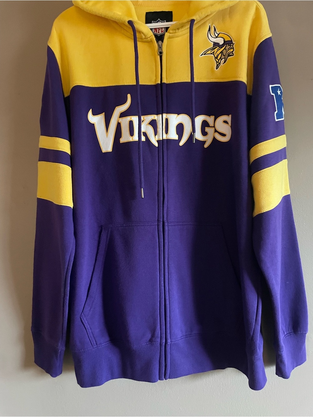 NFL Purple and Gold Vikings Full-Zip Hoodie – Size Large EUC - Picture 8 of 15